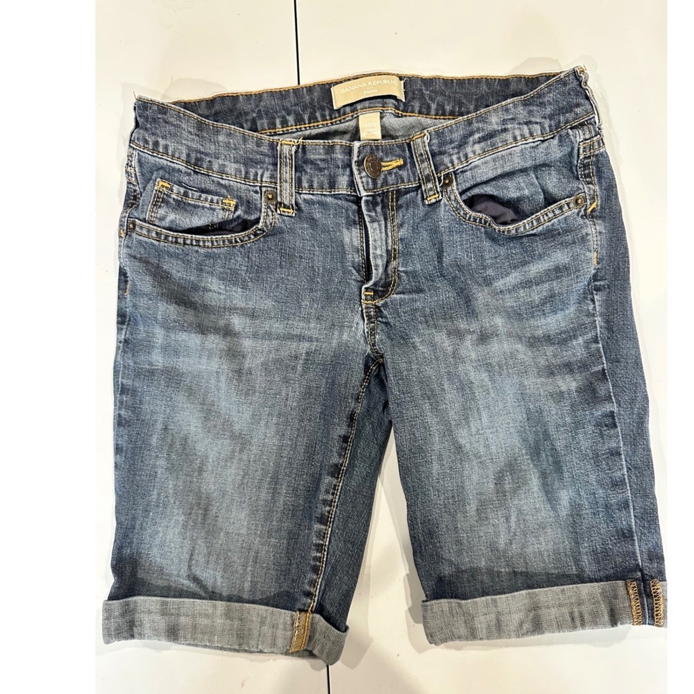 Banana Republic Womens Petite 26/2 Medium Wash Stretch Denim Bermuda Shorts Cuff
